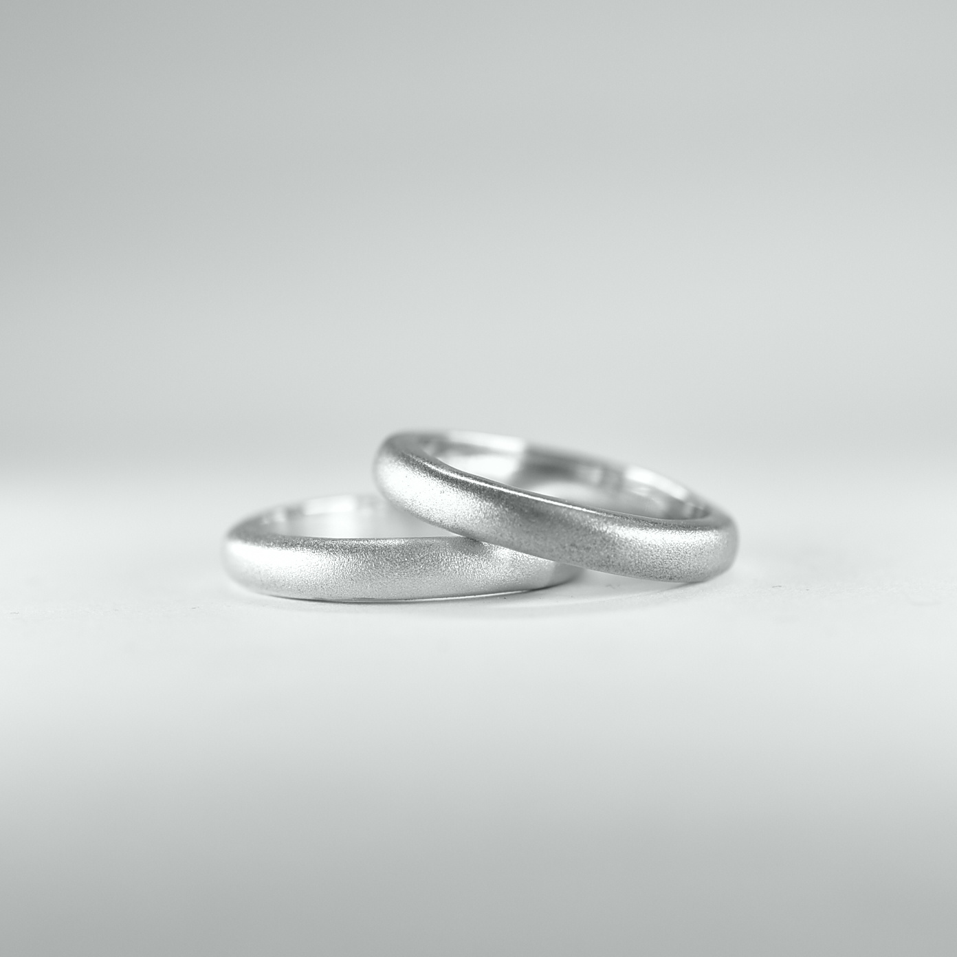シンプルな甲丸リング